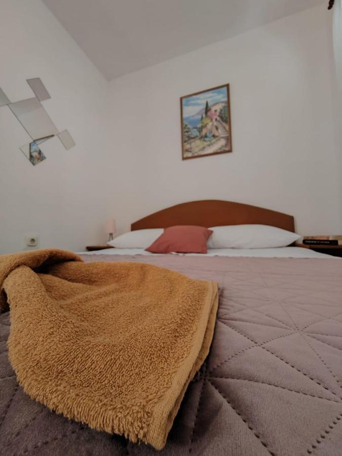 Apartments Turan Centrally Located With Free Parking Igrane Exterior photo