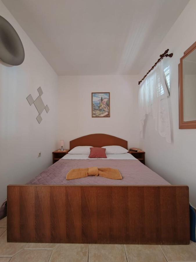 Apartments Turan Centrally Located With Free Parking Igrane Exterior photo