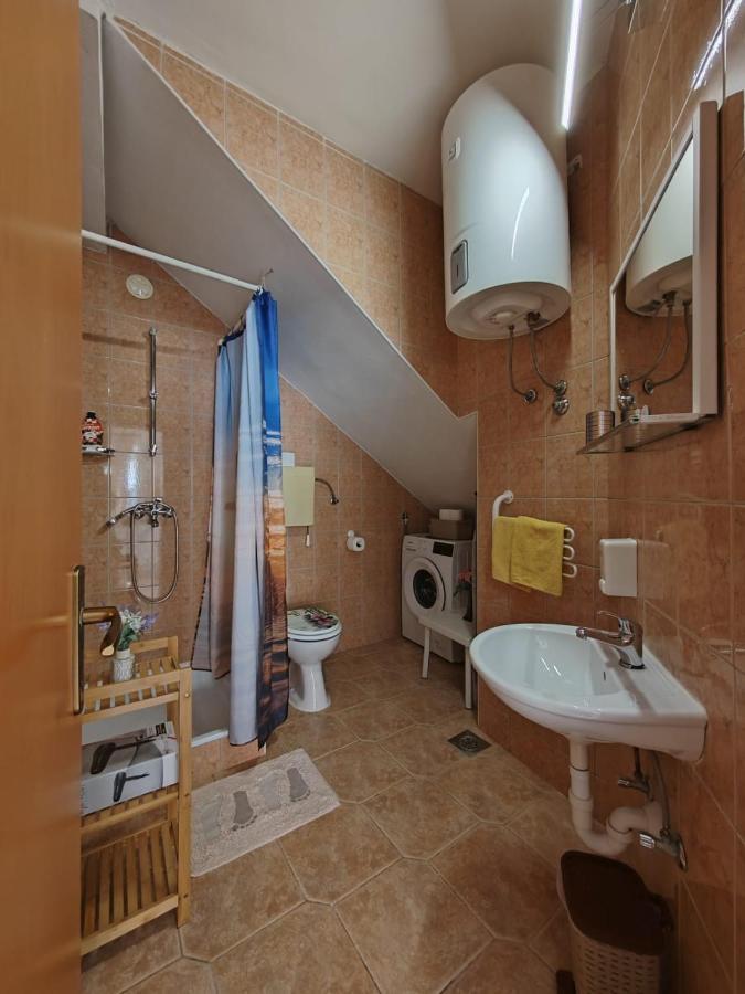 Apartments Turan Centrally Located With Free Parking Igrane Exterior photo