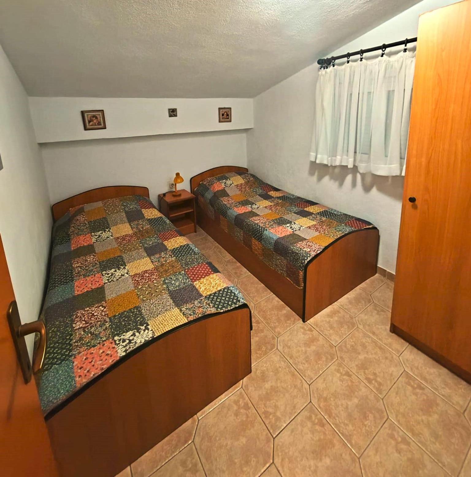Apartments Turan Centrally Located With Free Parking Igrane Exterior photo